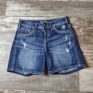 Silver Suki Distressed Jean Shorts size 26